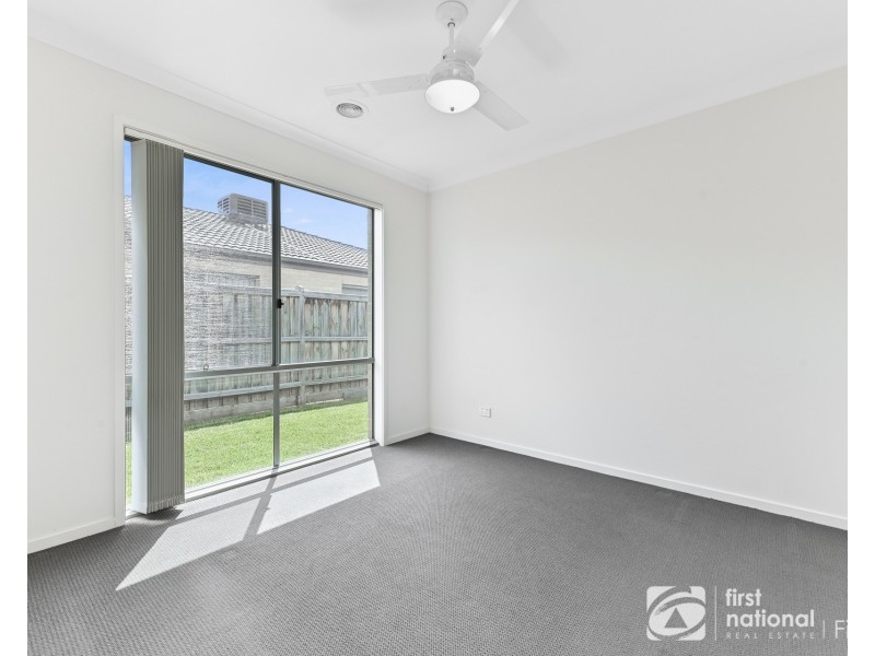 35 Campaspe Street, Clyde North VIC 3978