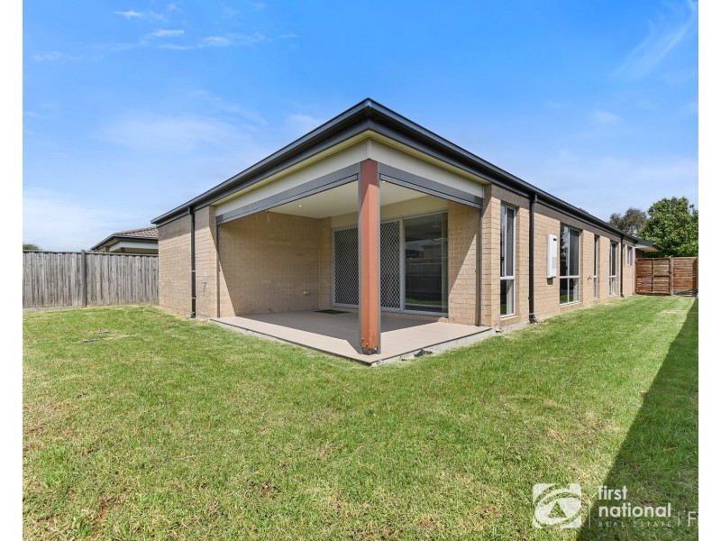35 Campaspe Street, Clyde North VIC 3978
