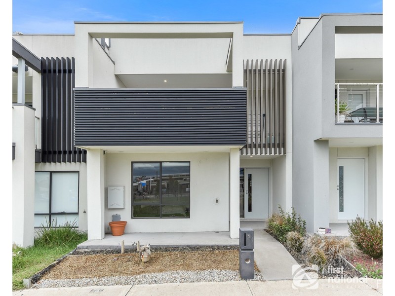 5 Daphne Walk, Clyde VIC 3978
