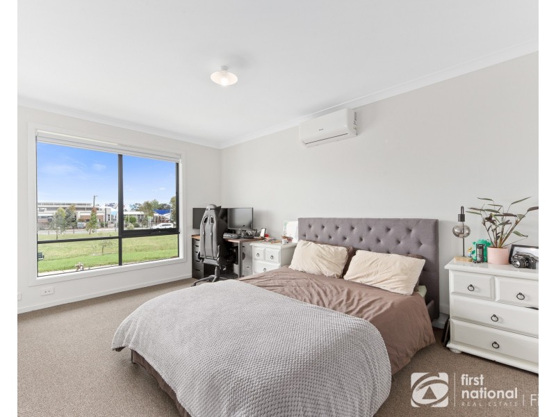 5 Daphne Walk, Clyde VIC 3978