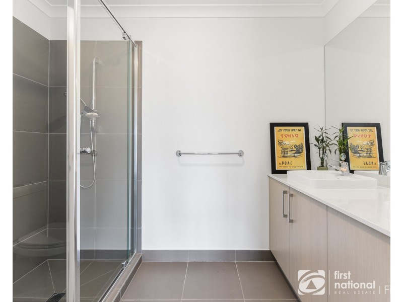 5 Daphne Walk, Clyde VIC 3978