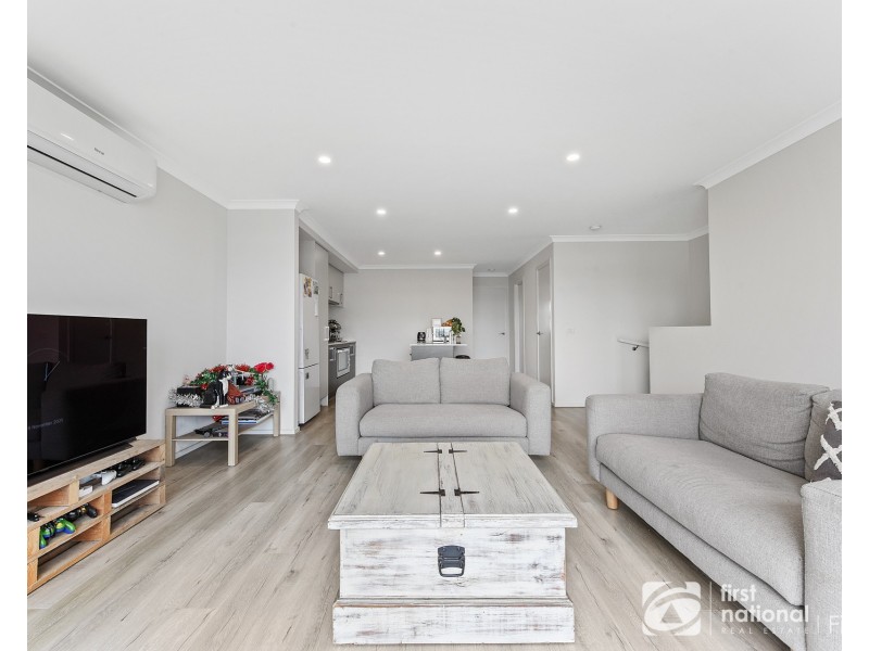 5 Daphne Walk, Clyde VIC 3978