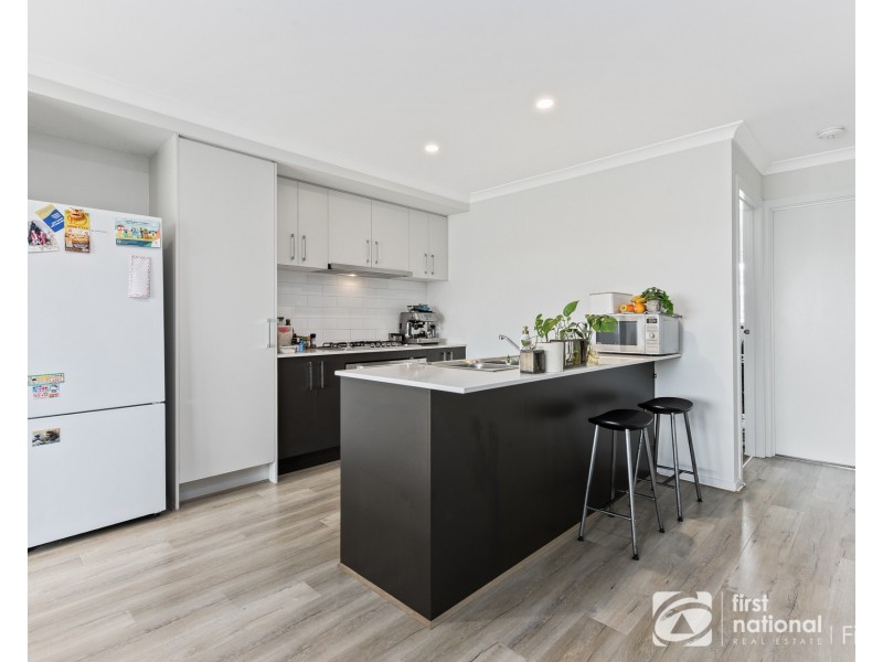 5 Daphne Walk, Clyde VIC 3978