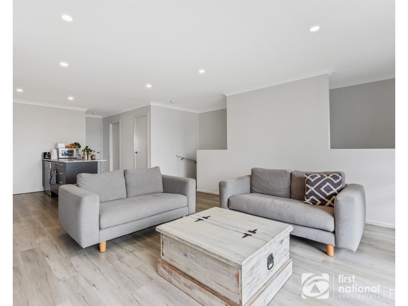 5 Daphne Walk, Clyde VIC 3978