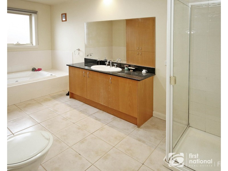 5/10 Parkhill Drive, Berwick VIC 3806