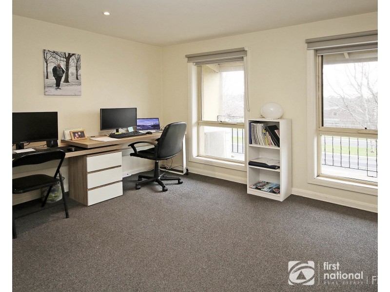 5/10 Parkhill Drive, Berwick VIC 3806