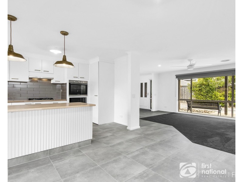 1/6 Delmont Court, Cranbourne VIC 3977