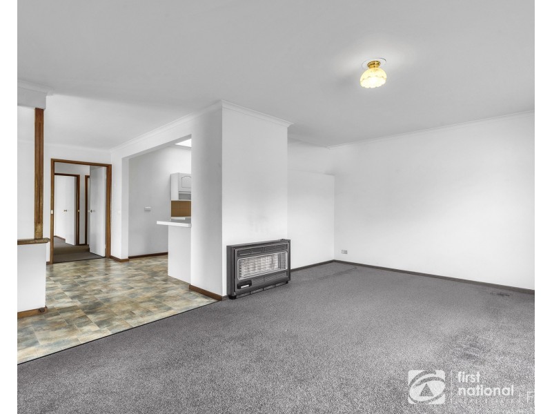 2/28 Duff Street, Cranbourne VIC 3977
