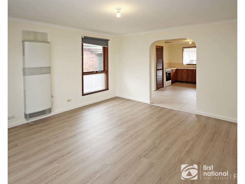 2/21 Lyall Street, Cranbourne VIC 3977