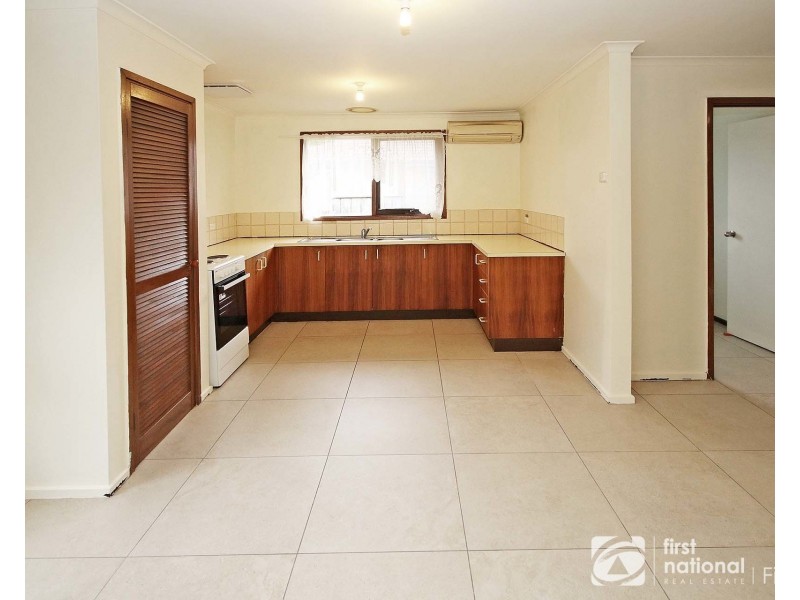 2/21 Lyall Street, Cranbourne VIC 3977