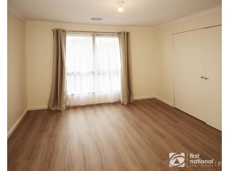 2/21 Lyall Street, Cranbourne VIC 3977