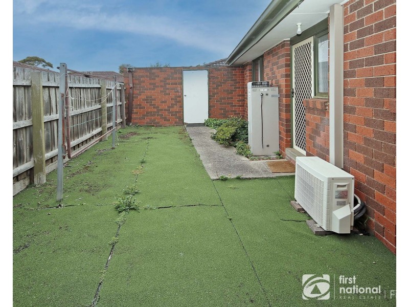 2/21 Lyall Street, Cranbourne VIC 3977