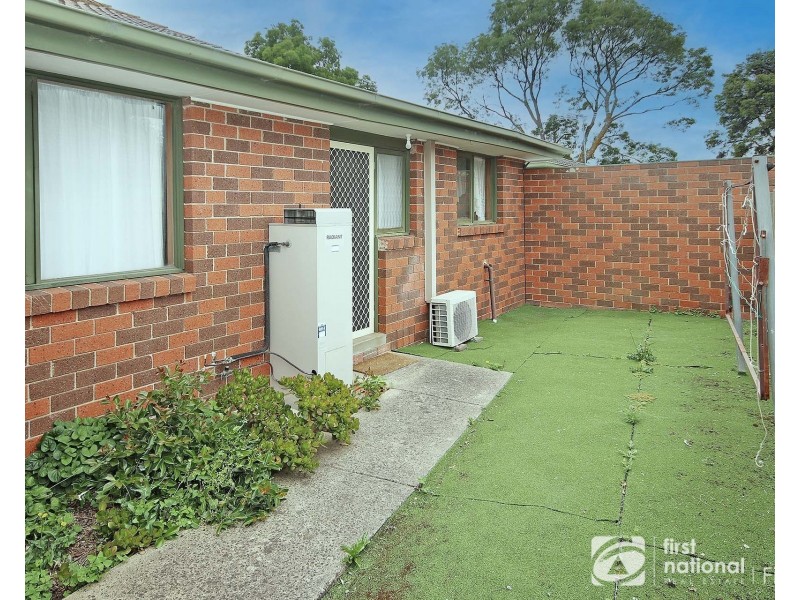 2/21 Lyall Street, Cranbourne VIC 3977