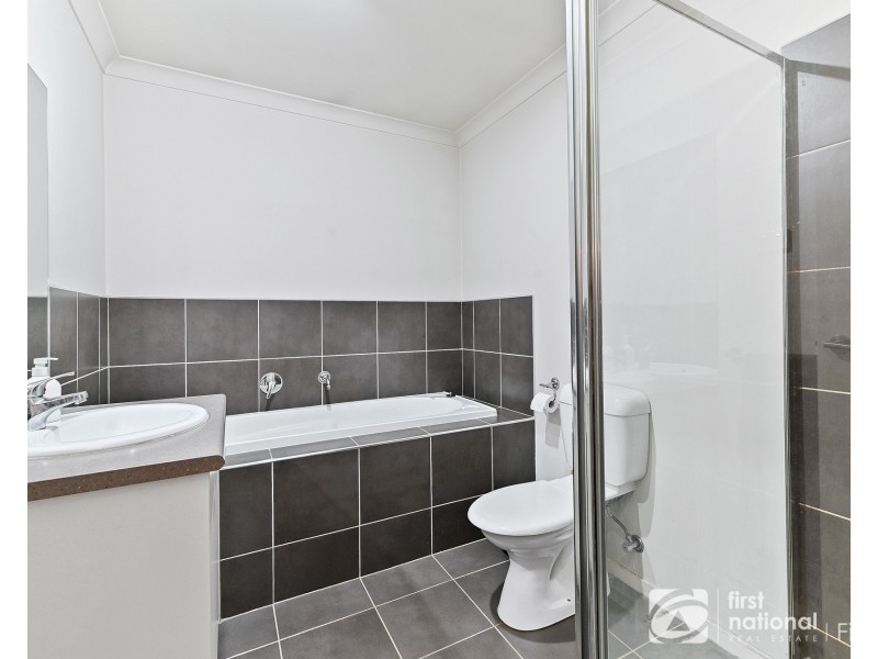 5/11-13 Elizabeth Street, Cranbourne North VIC 3977