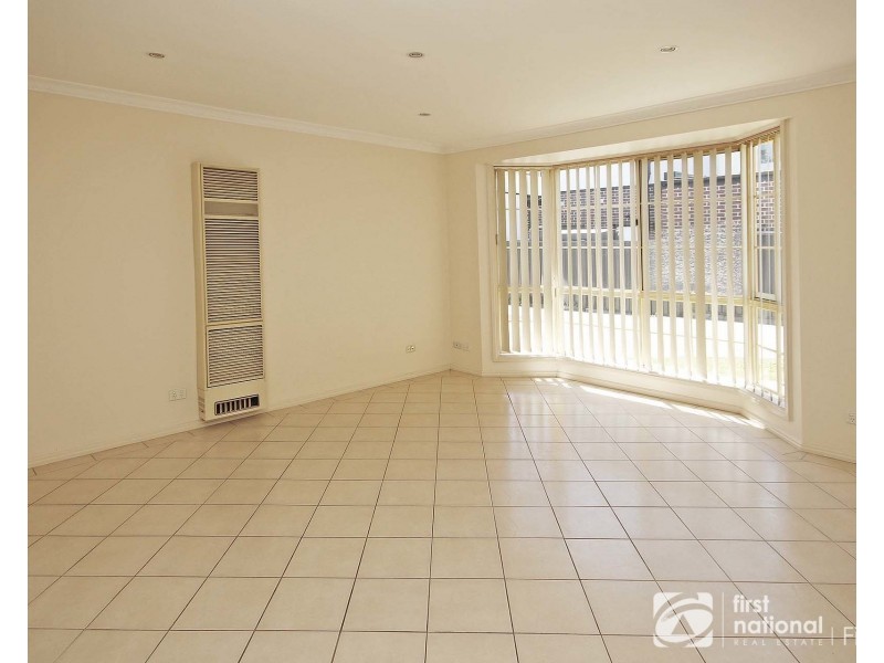 2/37 Lyall Street, Cranbourne VIC 3977