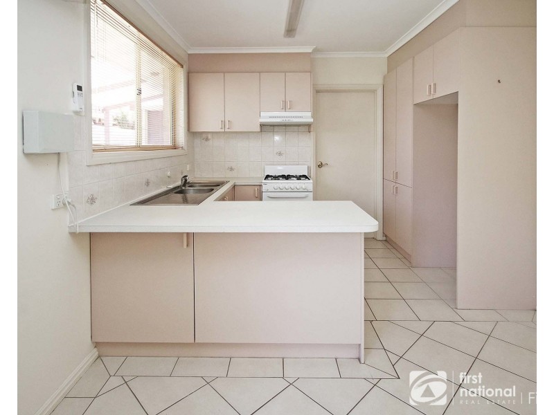 2/37 Lyall Street, Cranbourne VIC 3977