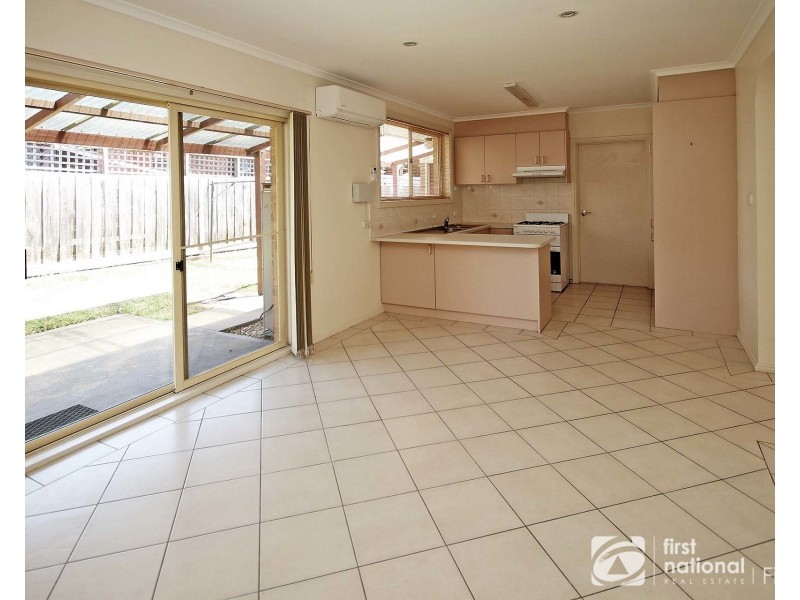 2/37 Lyall Street, Cranbourne VIC 3977