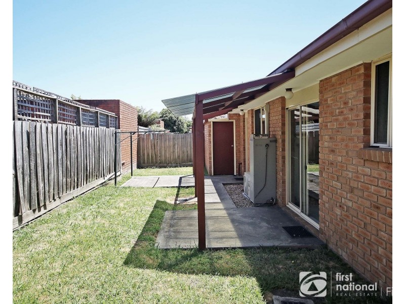 2/37 Lyall Street, Cranbourne VIC 3977