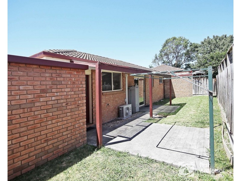 2/37 Lyall Street, Cranbourne VIC 3977