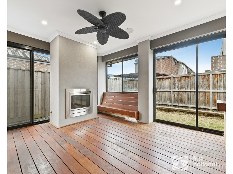34 Brightstone Drive, Clyde North VIC 3978