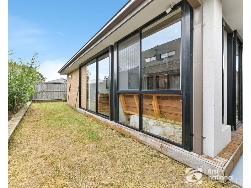 34 Brightstone Drive, Clyde North VIC 3978