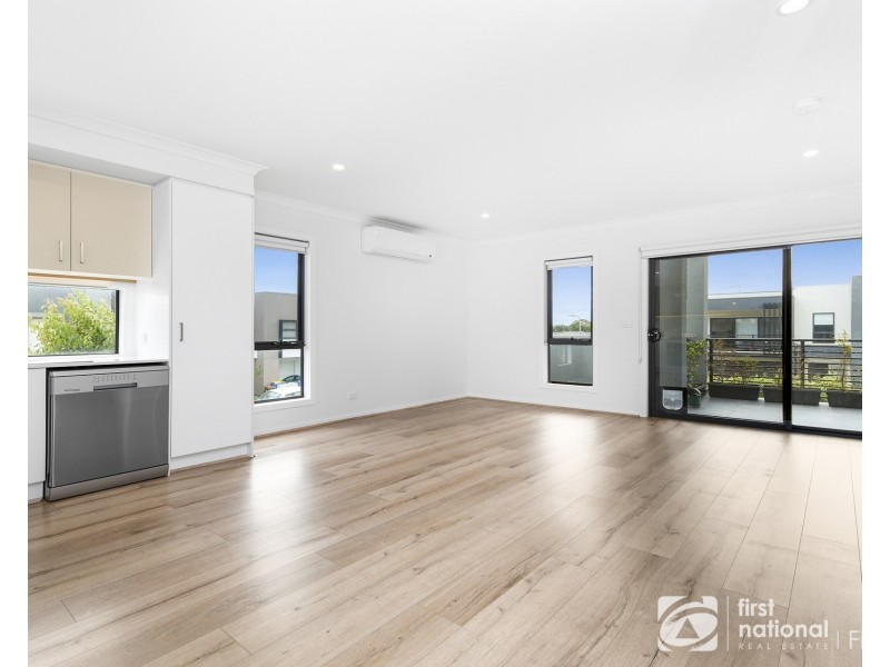 4 Lumeah Drive, Cranbourne West VIC 3977