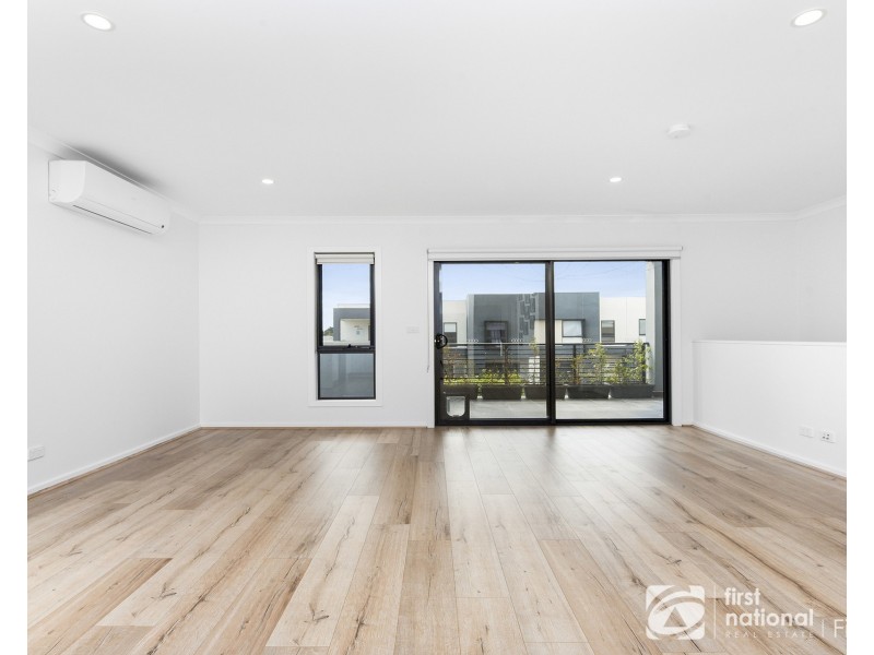 4 Lumeah Drive, Cranbourne West VIC 3977