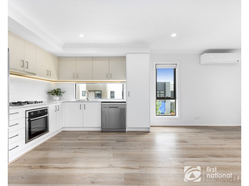 4 Lumeah Drive, Cranbourne West VIC 3977