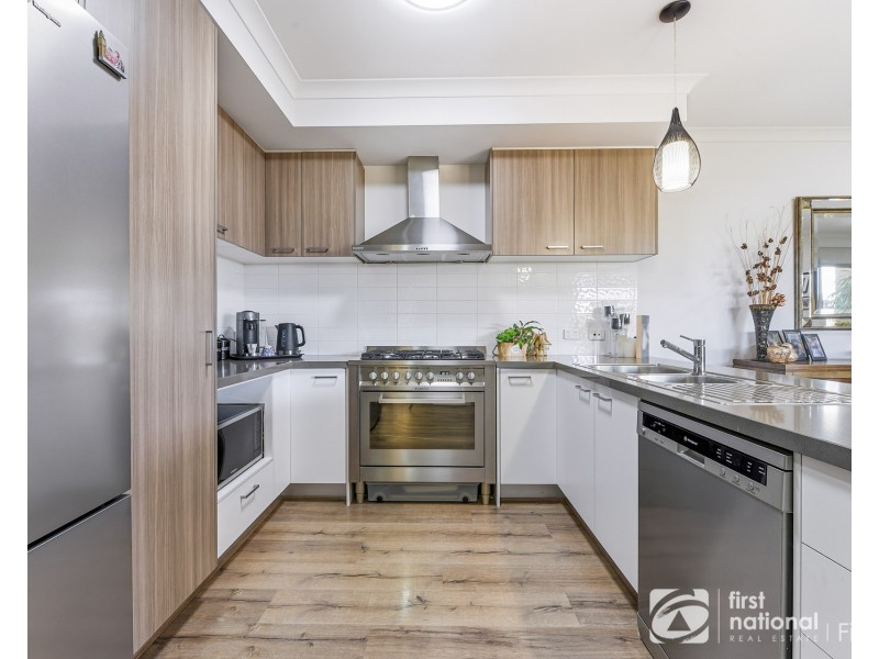143 Wheelers Park Drive, Cranbourne North VIC 3977