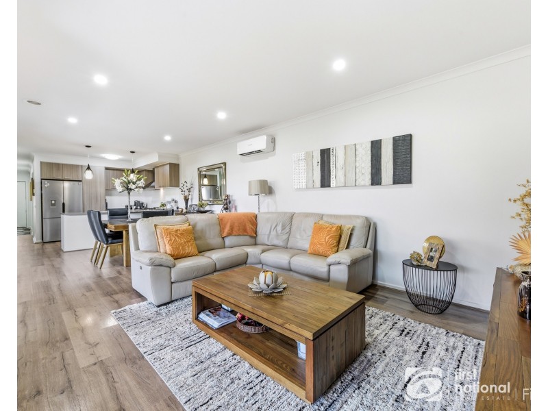 143 Wheelers Park Drive, Cranbourne North VIC 3977