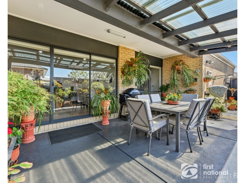 143 Wheelers Park Drive, Cranbourne North VIC 3977