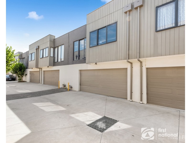 8 Push Pea Way, Cranbourne West VIC 3977