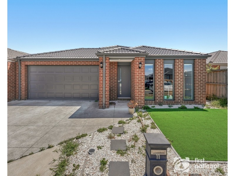 11 Renoir Avenue, Pakenham VIC 3810