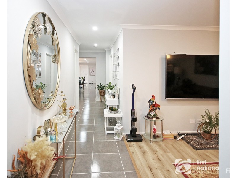 11 Renoir Avenue, Pakenham VIC 3810