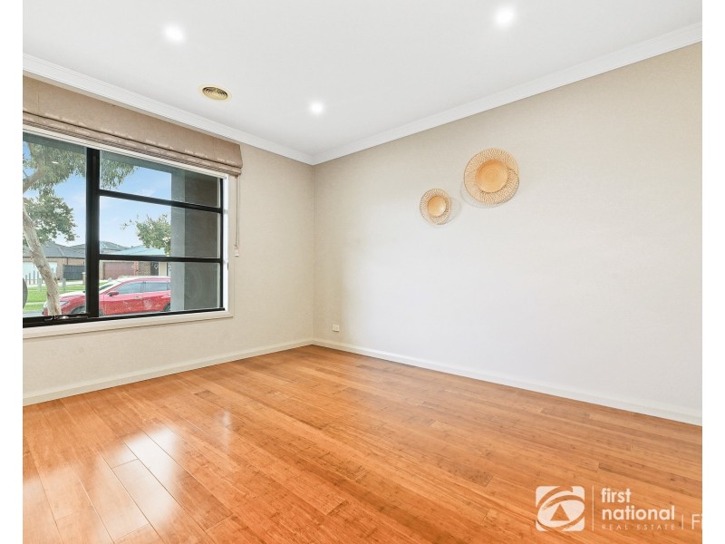 34. Brightstone Drive, Clyde North VIC 3978