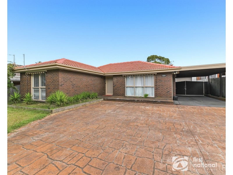 11 Evelyne Avenue, Cranbourne VIC 3977