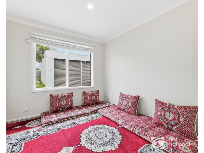 11 Evelyne Avenue, Cranbourne VIC 3977