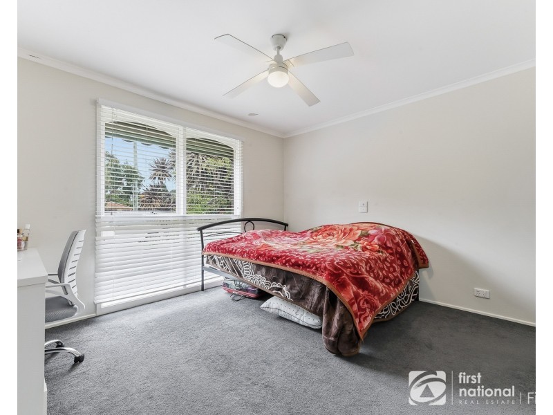 11 Evelyne Avenue, Cranbourne VIC 3977