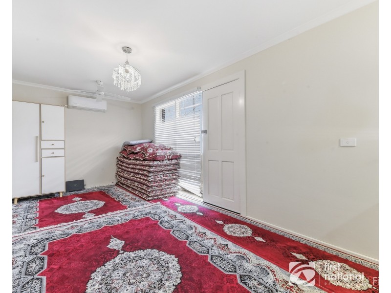 11 Evelyne Avenue, Cranbourne VIC 3977