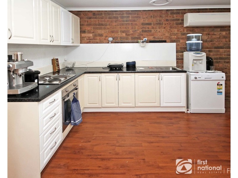 4/15 Tucker Street, Cranbourne VIC 3977