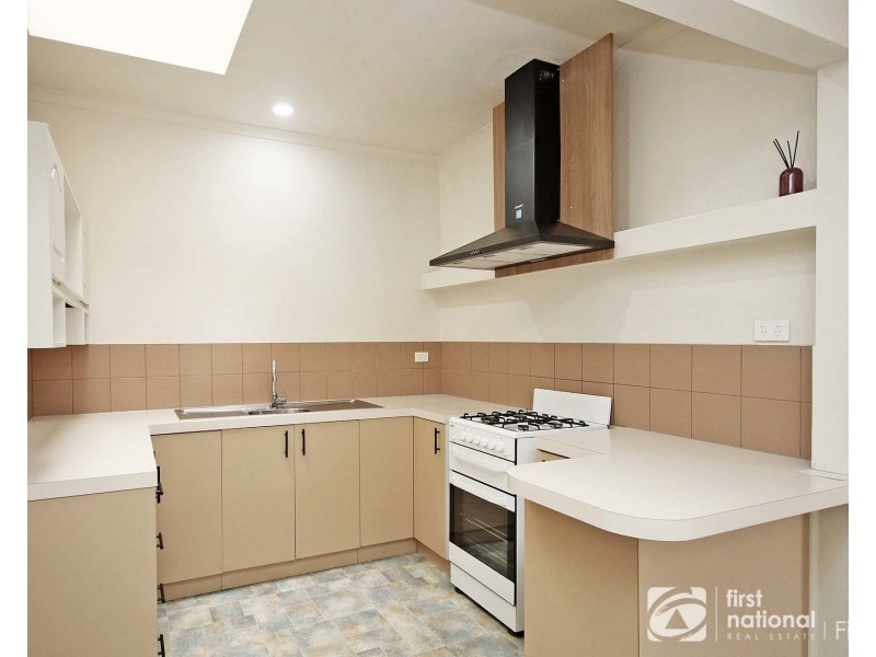 2/28 Duff Street, Cranbourne VIC 3977