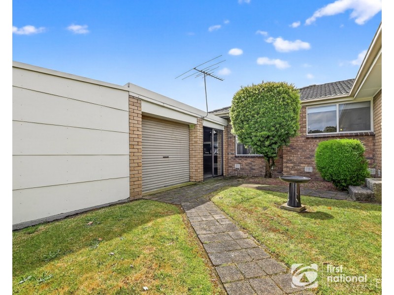 8 Dalray Court, Cranbourne VIC 3977