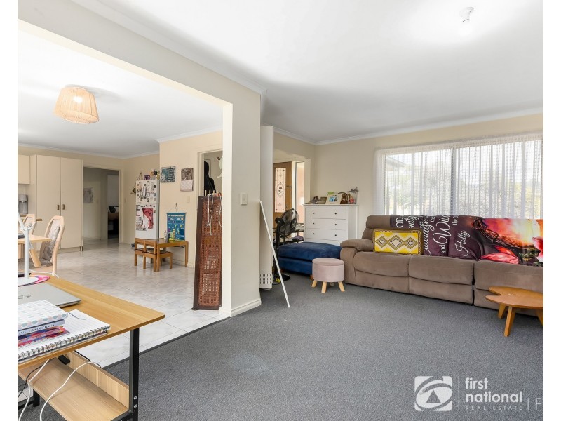 12 Linda Drive, Cranbourne VIC 3977