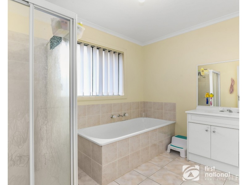 12 Linda Drive, Cranbourne VIC 3977