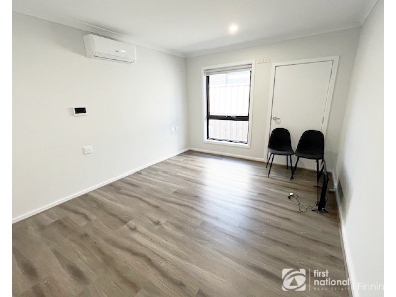 15 Cadenza Street, Clyde VIC 3978