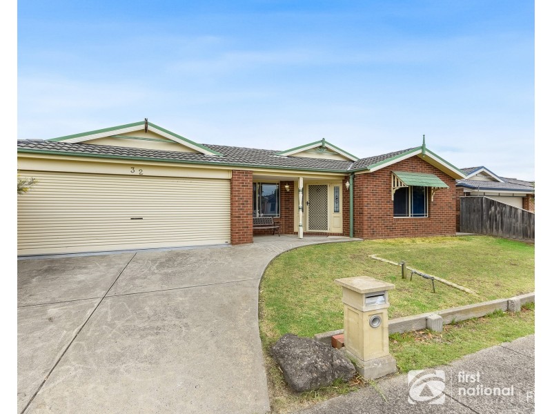 32 Honey Myrtle Way, Cranbourne VIC 3977