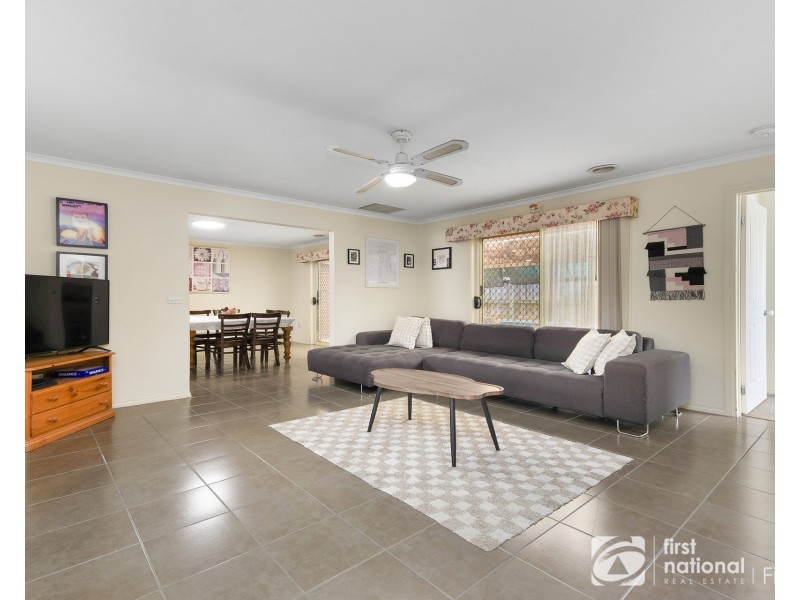 32 Honey Myrtle Way, Cranbourne VIC 3977