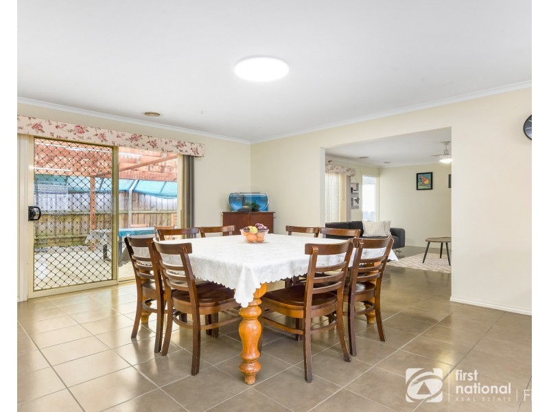 32 Honey Myrtle Way, Cranbourne VIC 3977