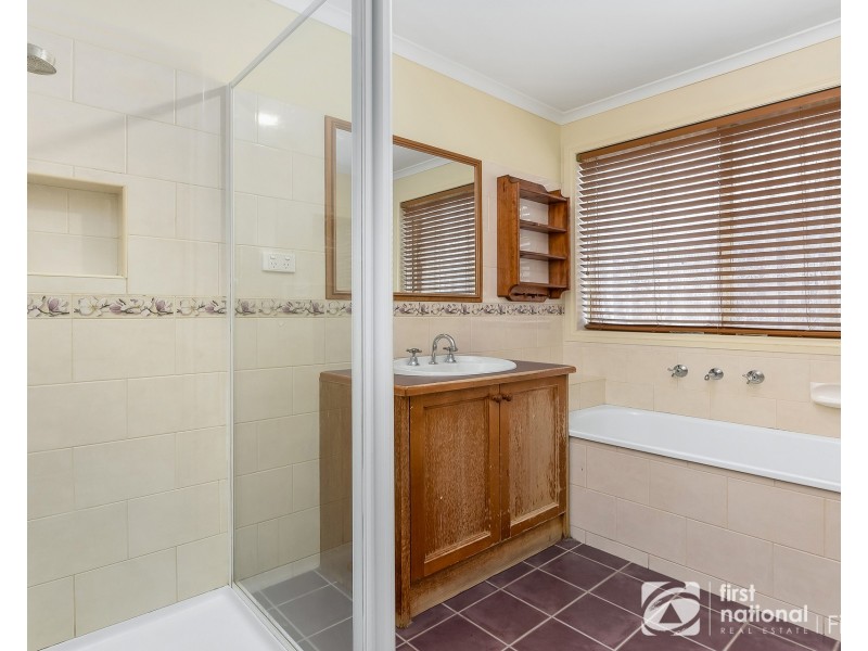 32 Honey Myrtle Way, Cranbourne VIC 3977