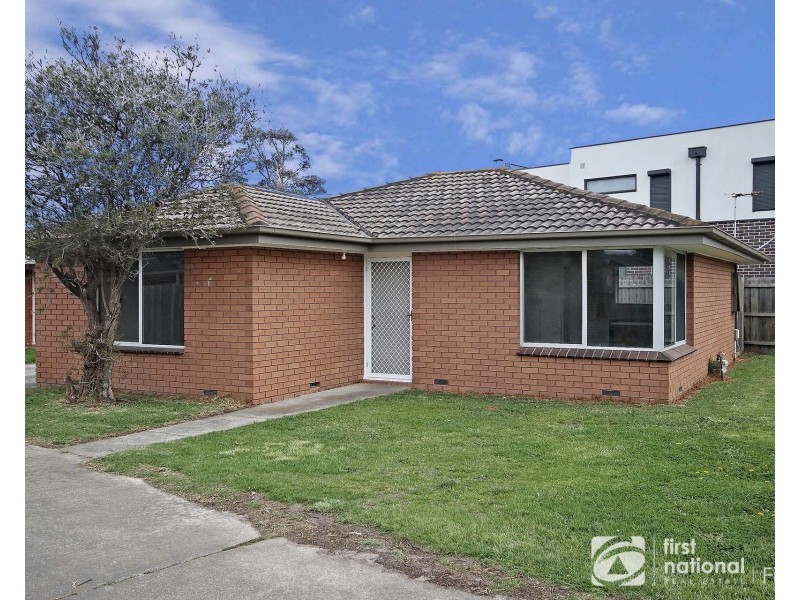 1/4 Walter Street, Cranbourne VIC 3977